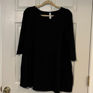 Zenana Outfitters Premium Black Top Large